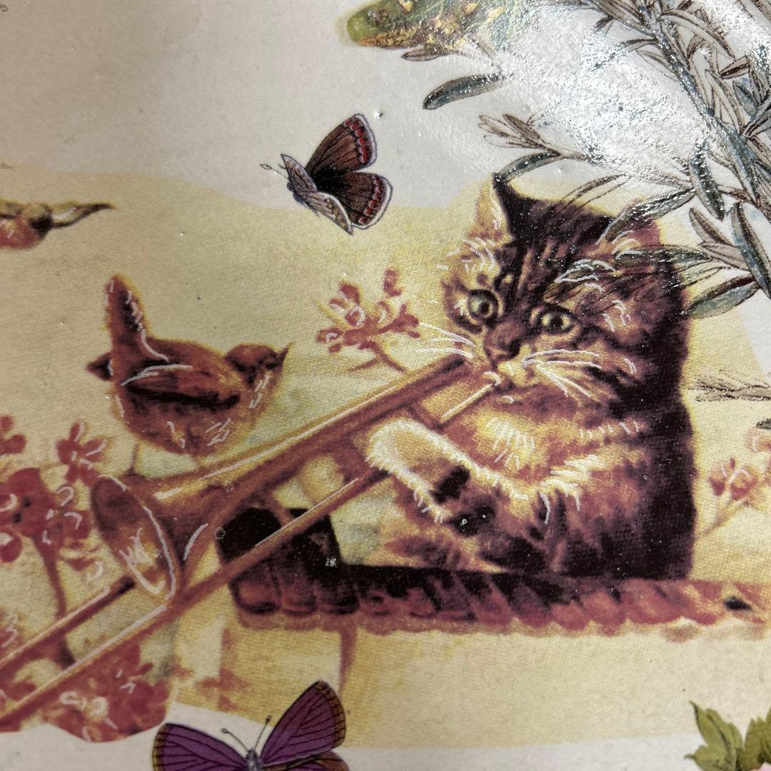 作家　陶芸作家　比留間郁美　金彩　猫　蝶　鳥　アネモネ　どんぐり　　　プレート