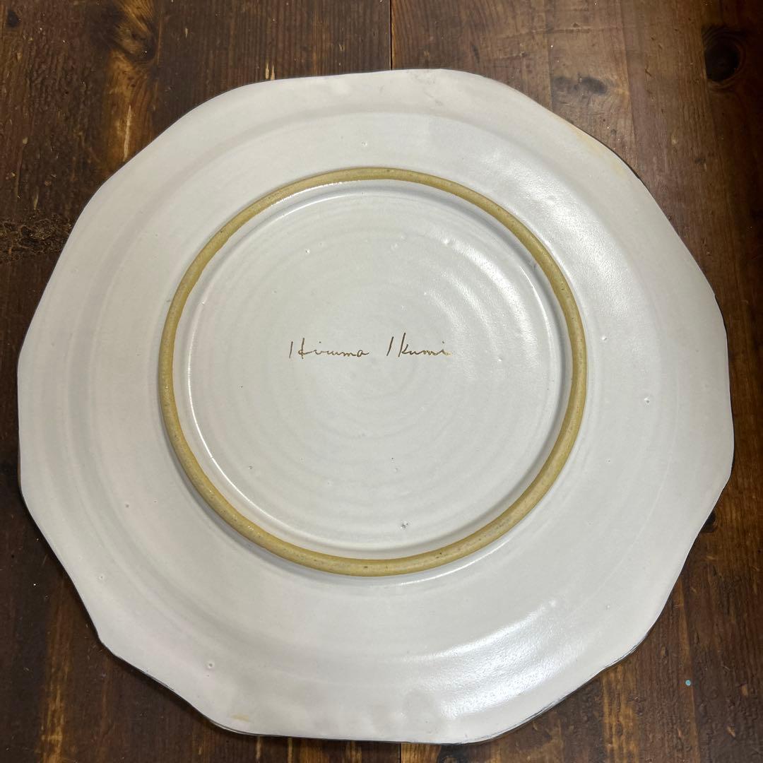 作家　陶芸作家　比留間郁美　金彩　猫　蝶　鳥　アネモネ　どんぐり　　　プレート