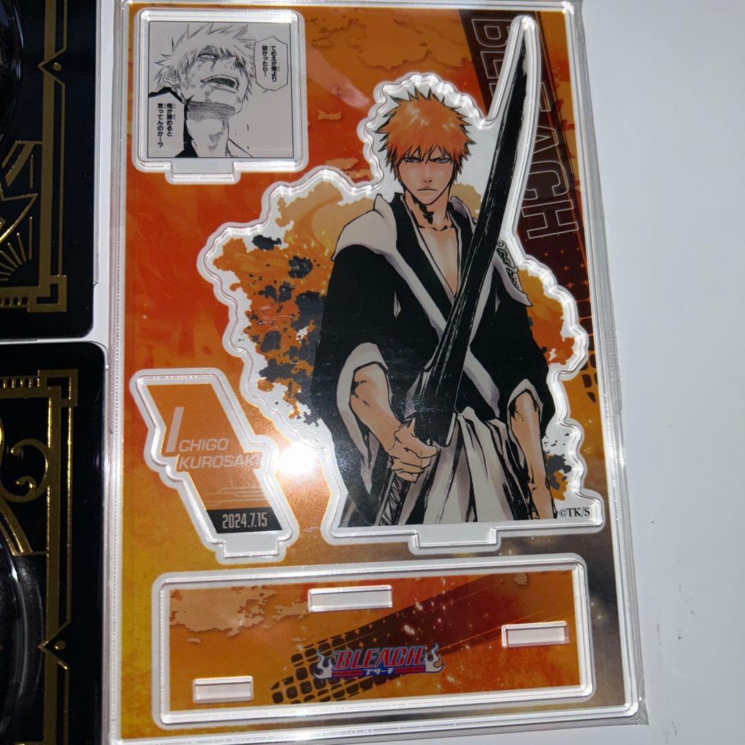 【新品未開封】BLEACH 黒崎一護 バースデー缶バッジ 10点 ＆ ジオラマ