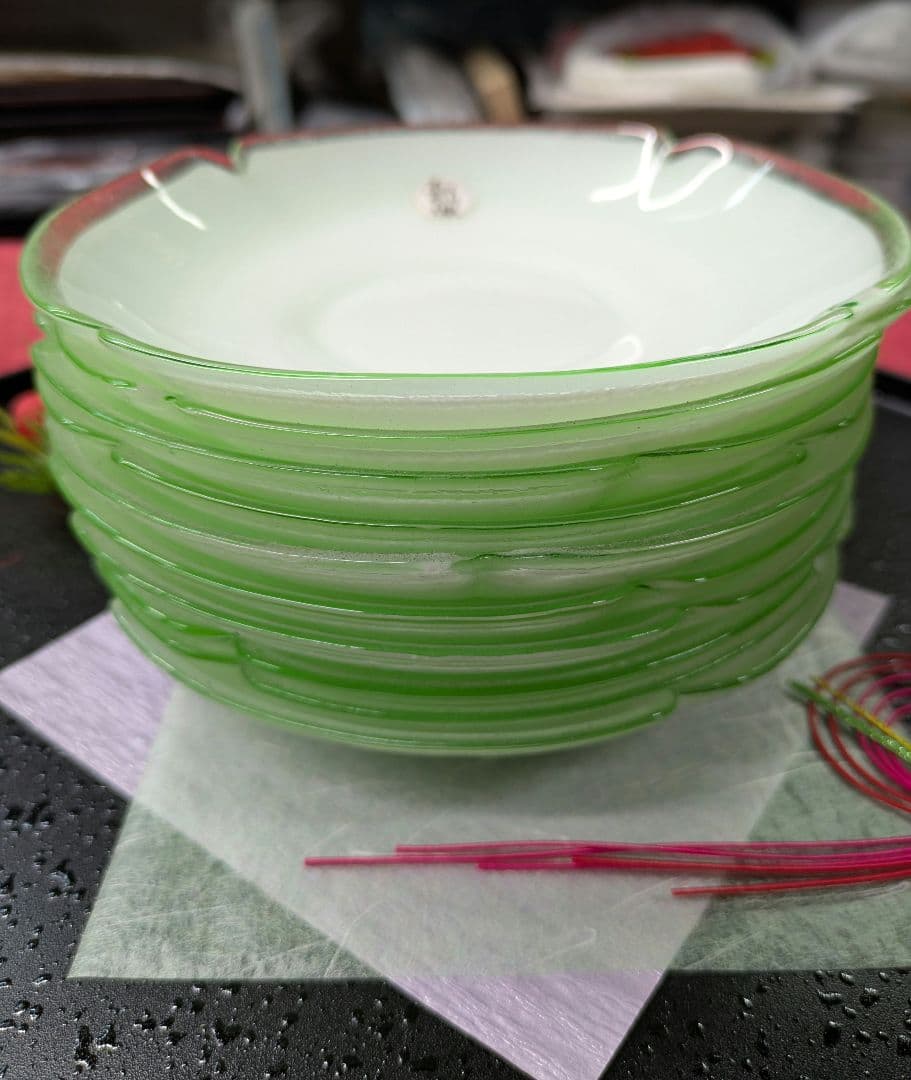 ☘️ 10枚☘️ びいどろ工房　デザート皿　取り皿　江戸硝子　四葉のクローバー