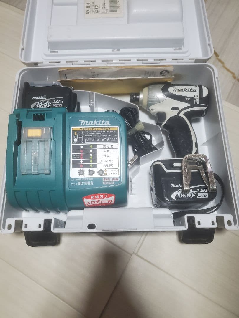 マキタ 充電式インパクトドライバ TD131D クリーナー CL108FDセット