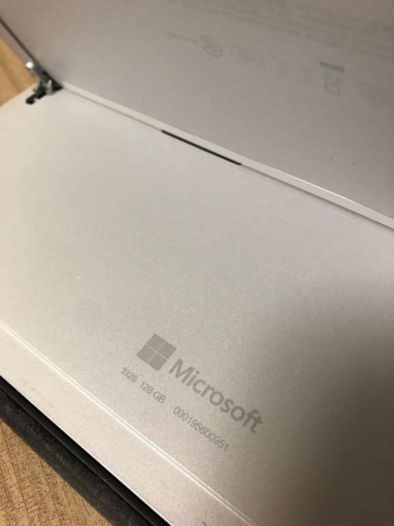 Surface Go 2 128GB/8GB with キーボード