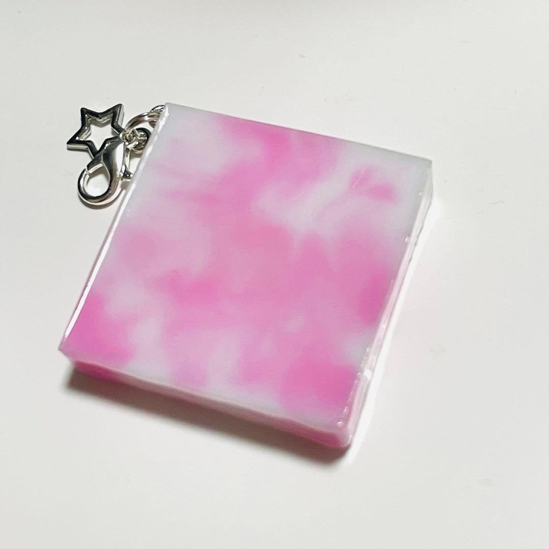 ねこBOX ぴんく　レジンパーツ　チャーム　ぐで猫さん　ジャンピング猫さん