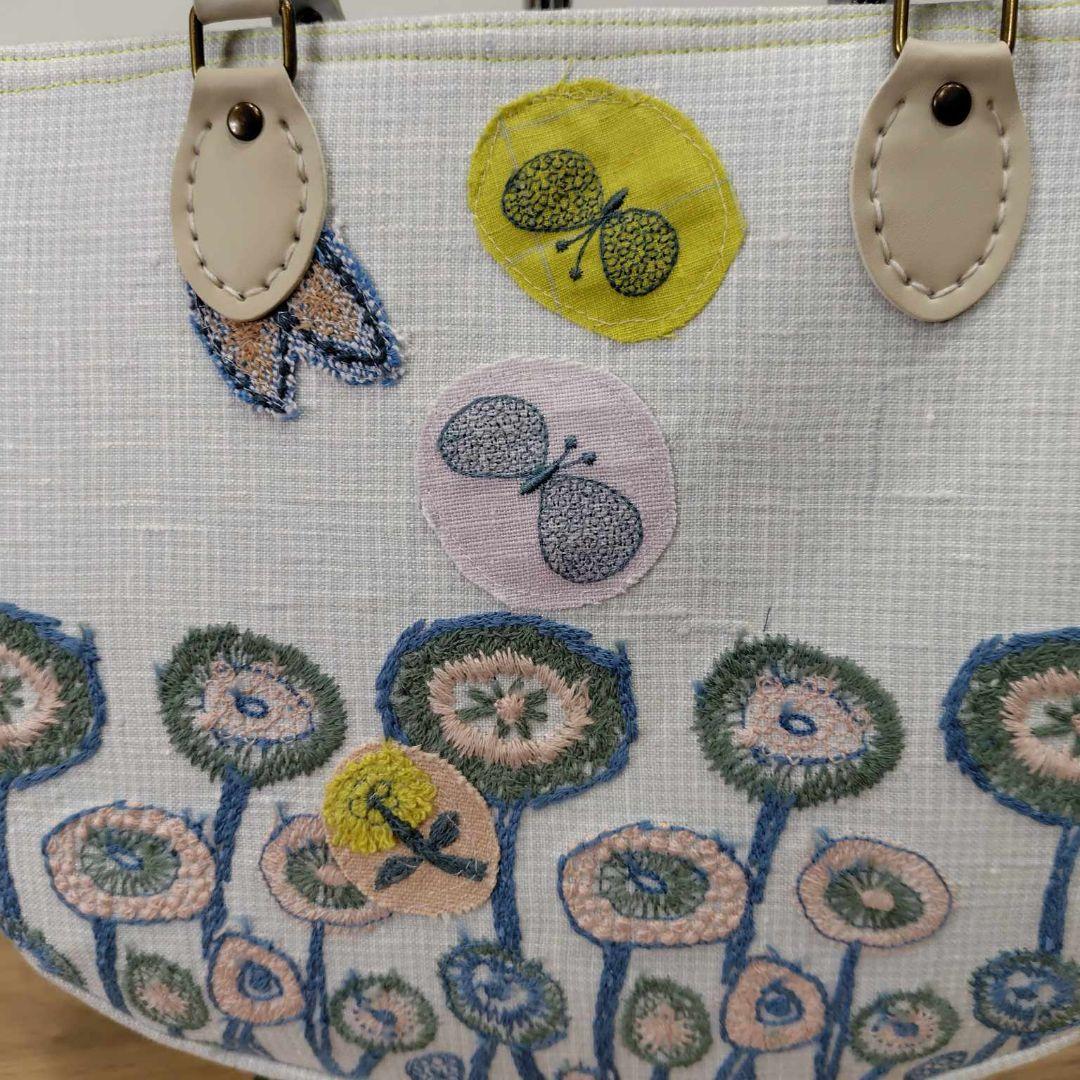 ゆ*ま様 ミナペルホネン /pathちょうちょスカイフラワー/底丸トート