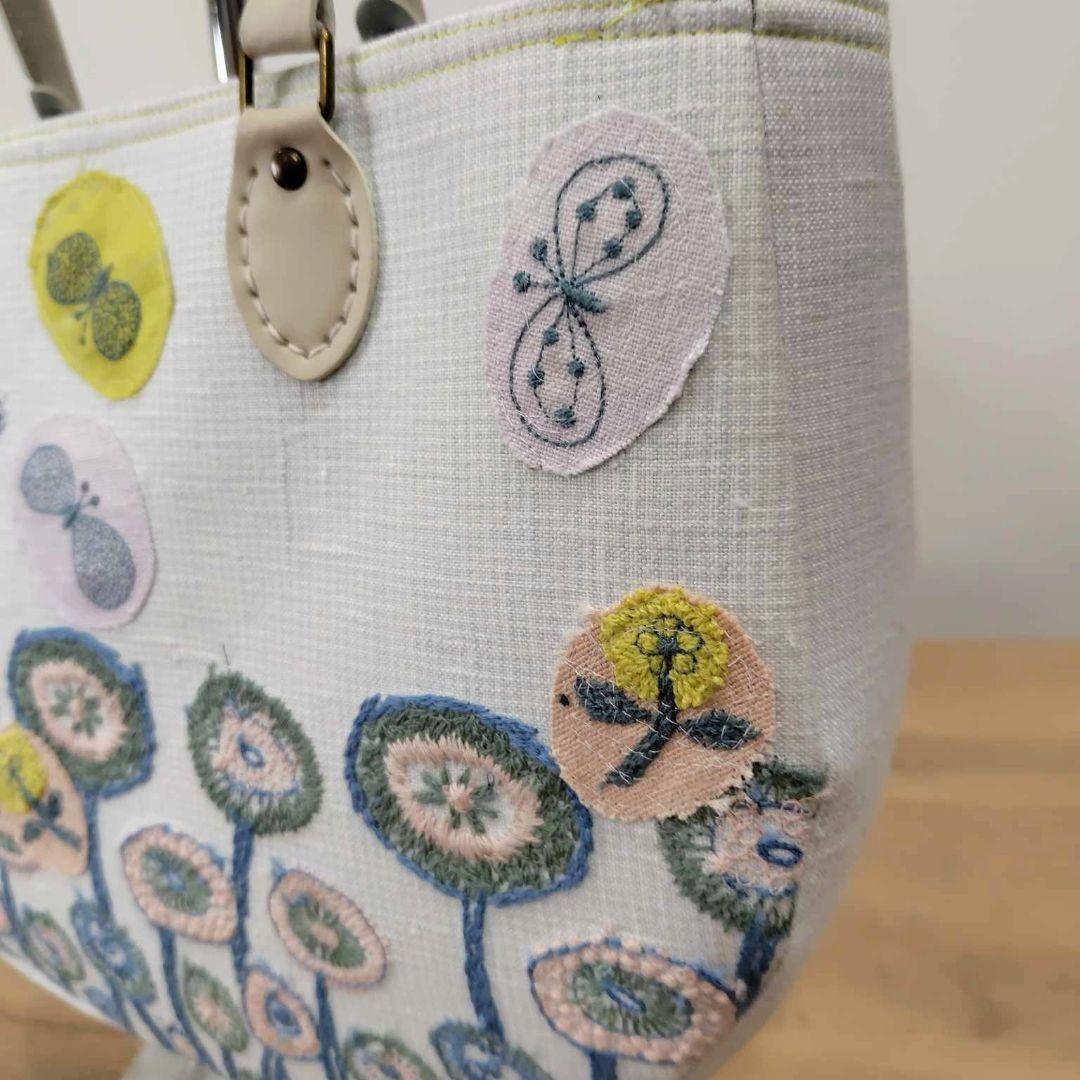 ゆ*ま様 ミナペルホネン /pathちょうちょスカイフラワー/底丸トート