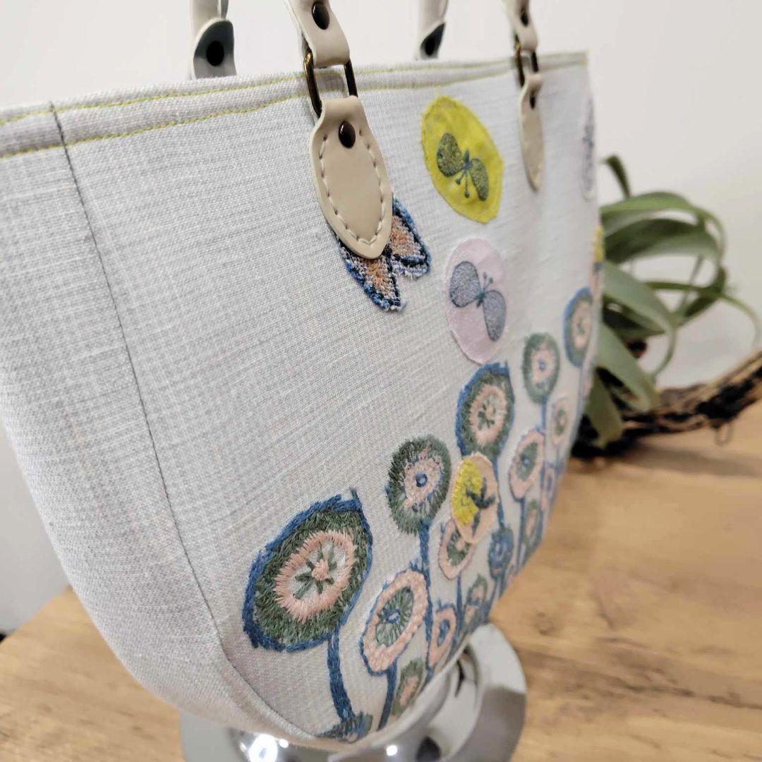 ゆ*ま様 ミナペルホネン /pathちょうちょスカイフラワー/底丸トート