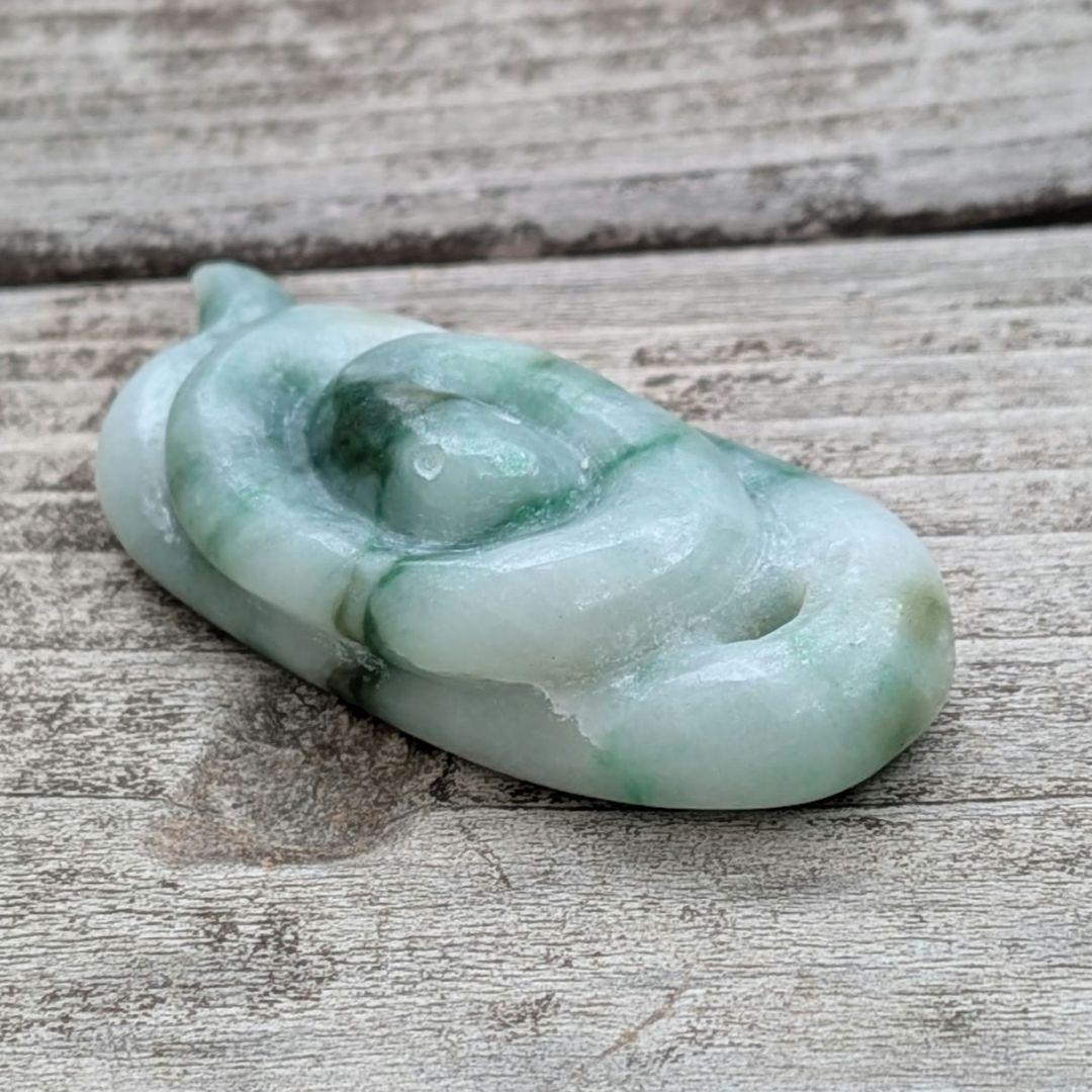 ハンドメイドの糸魚川翡翠ネックレス　蛇