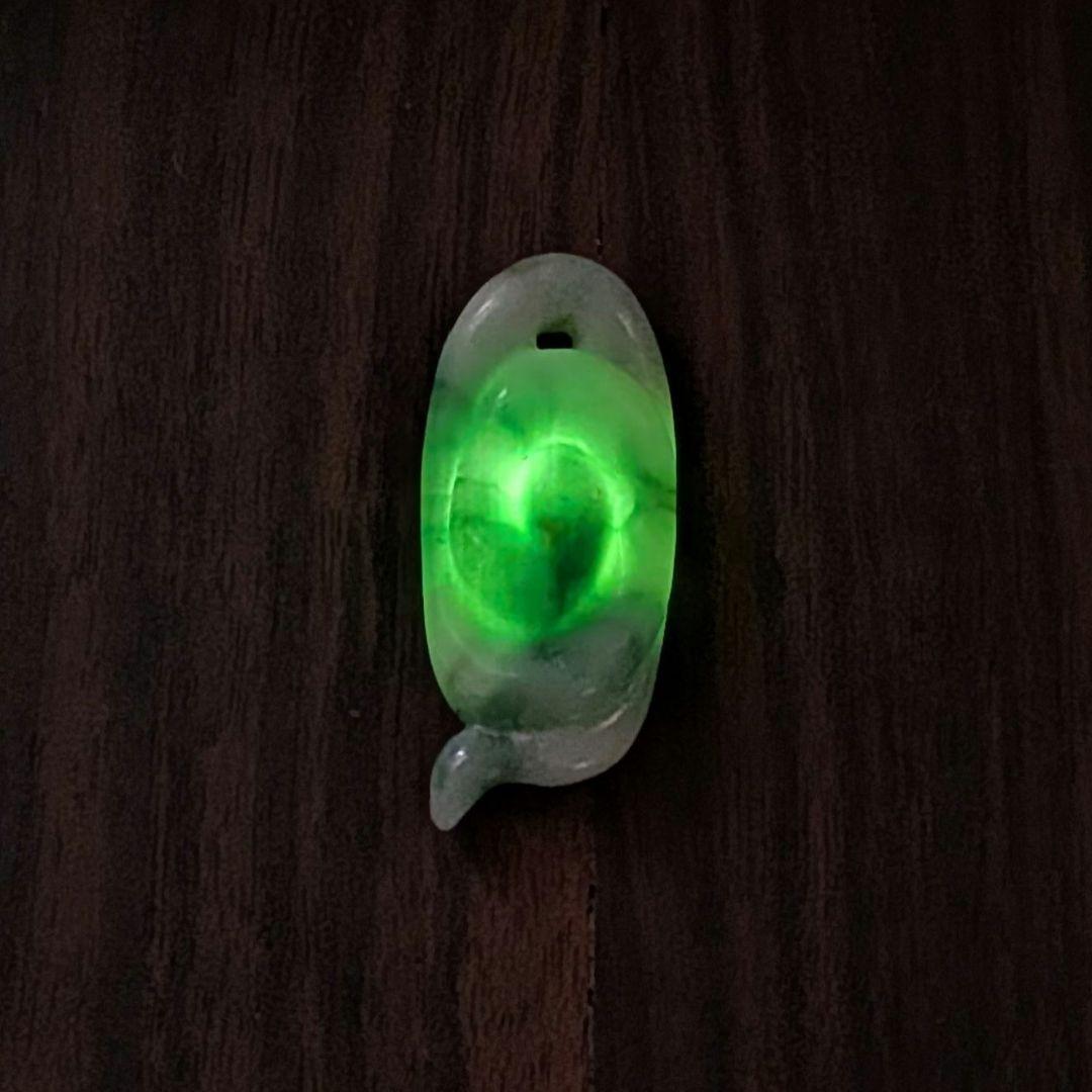 ハンドメイドの糸魚川翡翠ネックレス　蛇