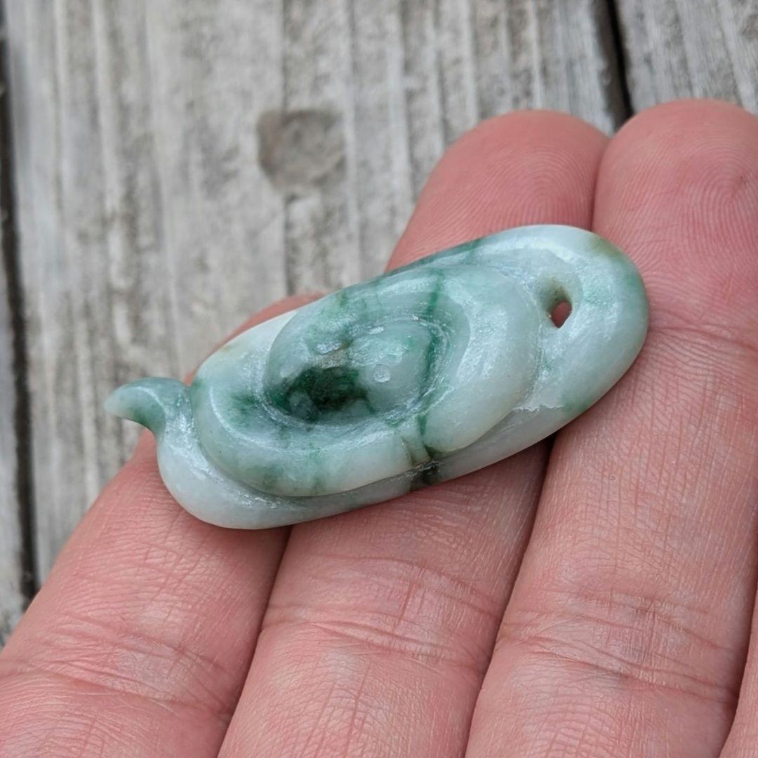 ハンドメイドの糸魚川翡翠ネックレス　蛇