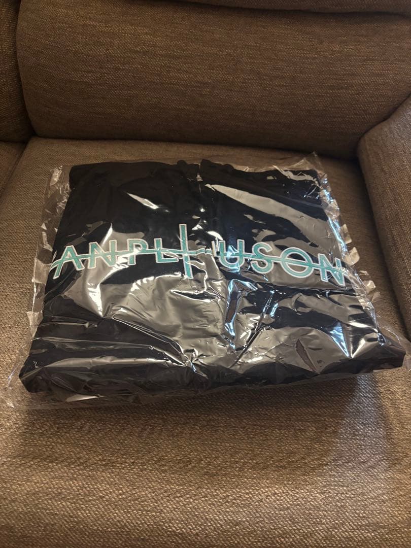 格安！未開封フーディー ZIP-UP ブラック　GD FAM 特典缶バッジ付き