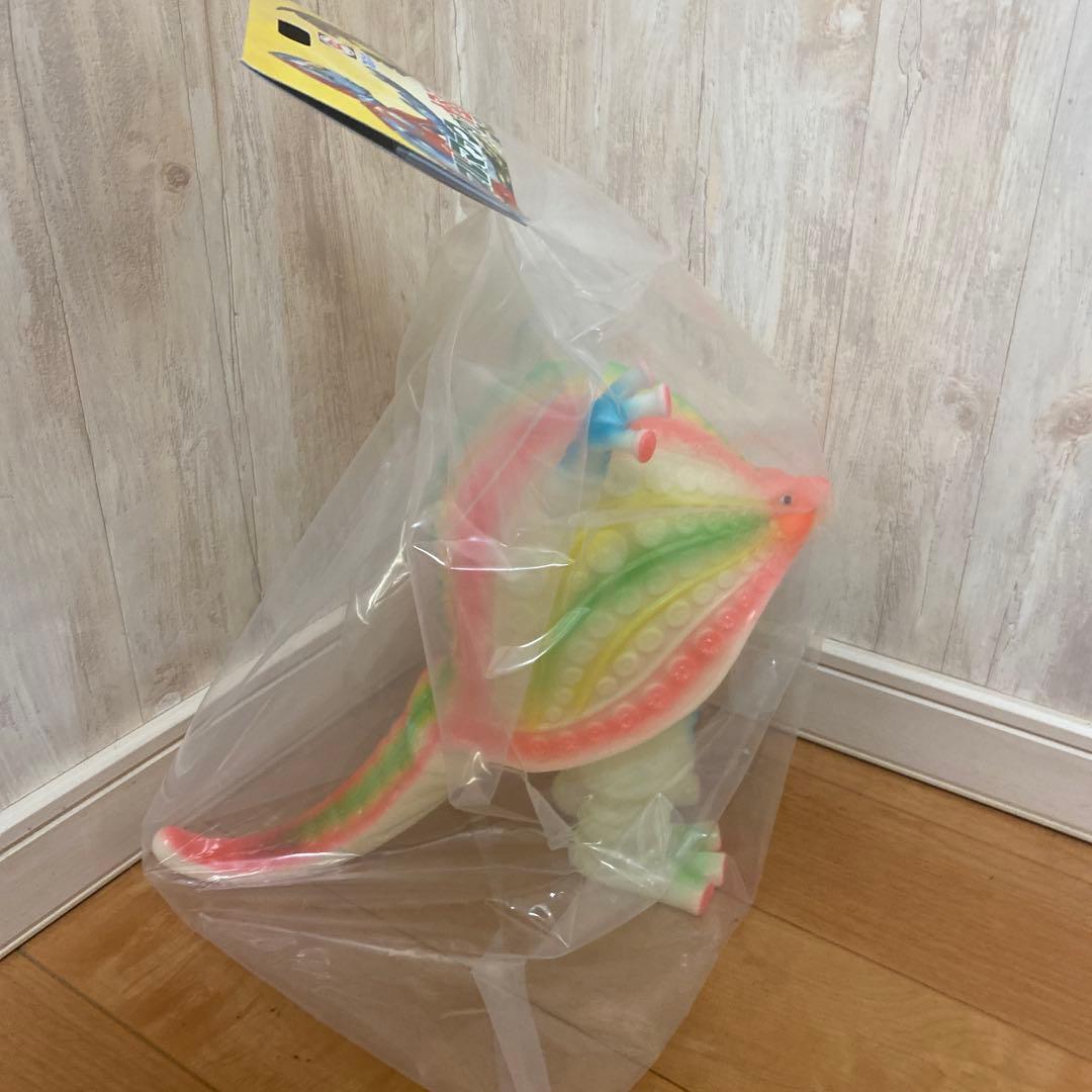 ブルマァク　ジャイアントタッコング　蓄光　ソフビ　　帰ってきたウルトラマン