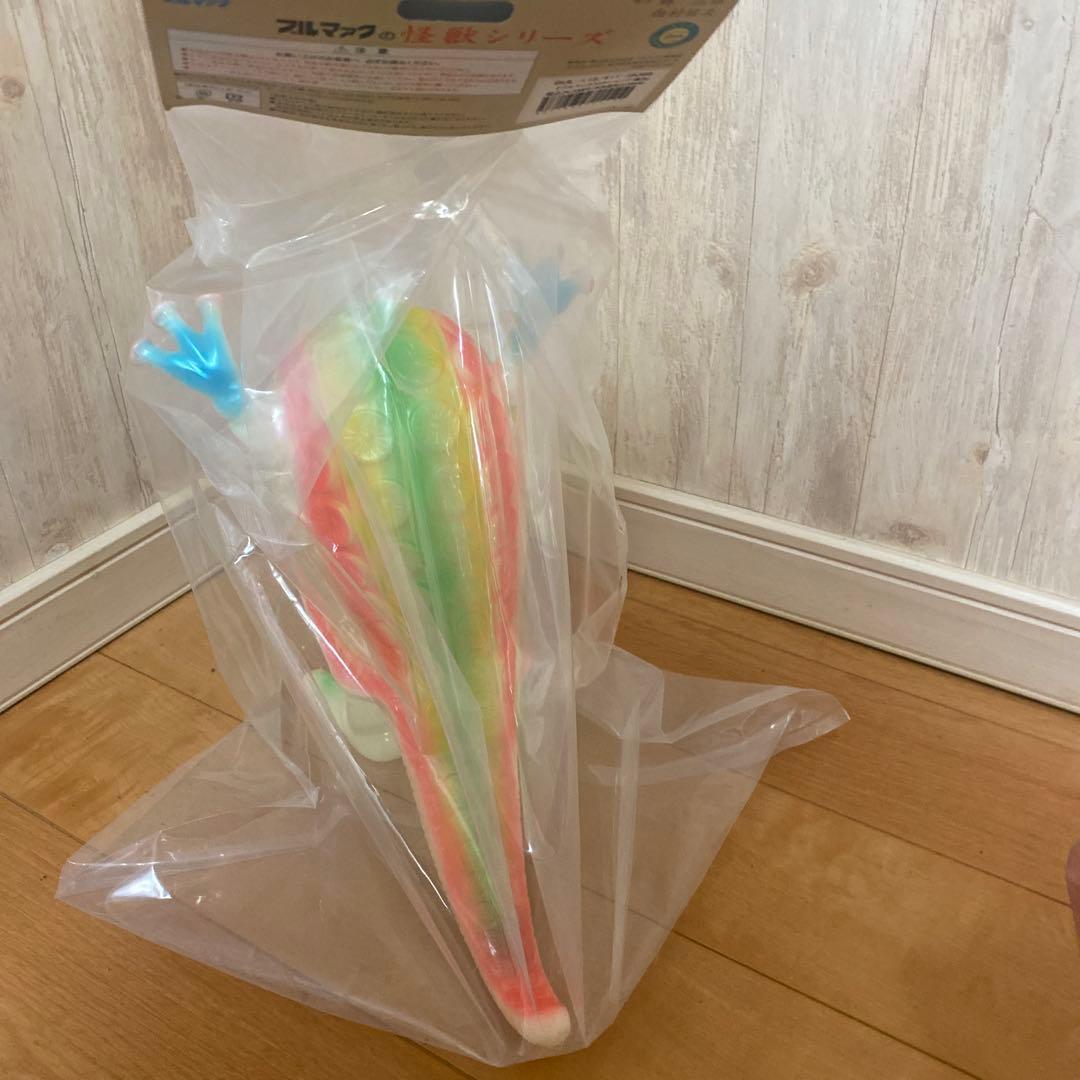 ブルマァク　ジャイアントタッコング　蓄光　ソフビ　　帰ってきたウルトラマン