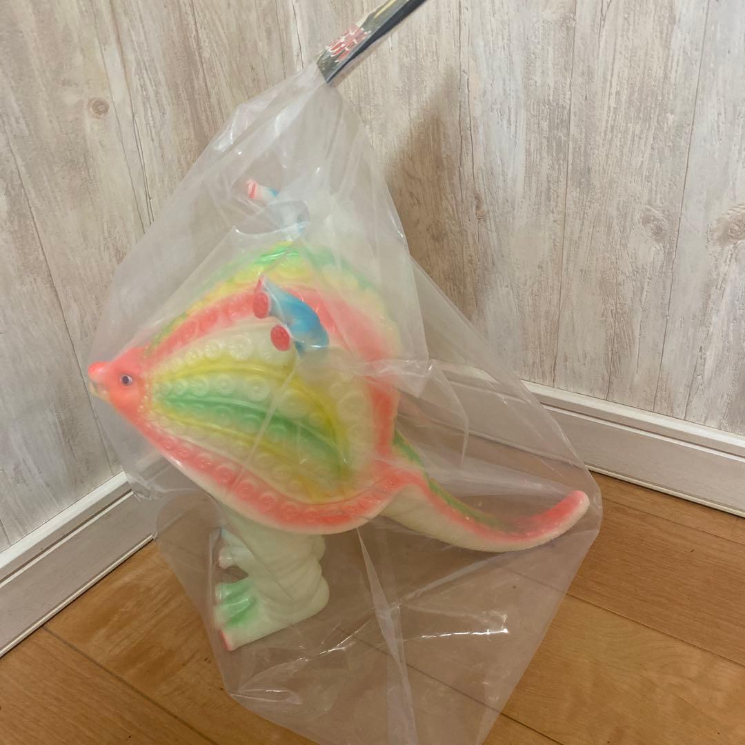 ブルマァク　ジャイアントタッコング　蓄光　ソフビ　　帰ってきたウルトラマン