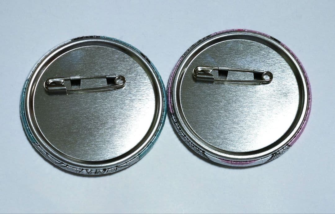 名探偵コナン 公式アプリ プレミアム会員限定 缶バッジ 工藤新一 毛利蘭