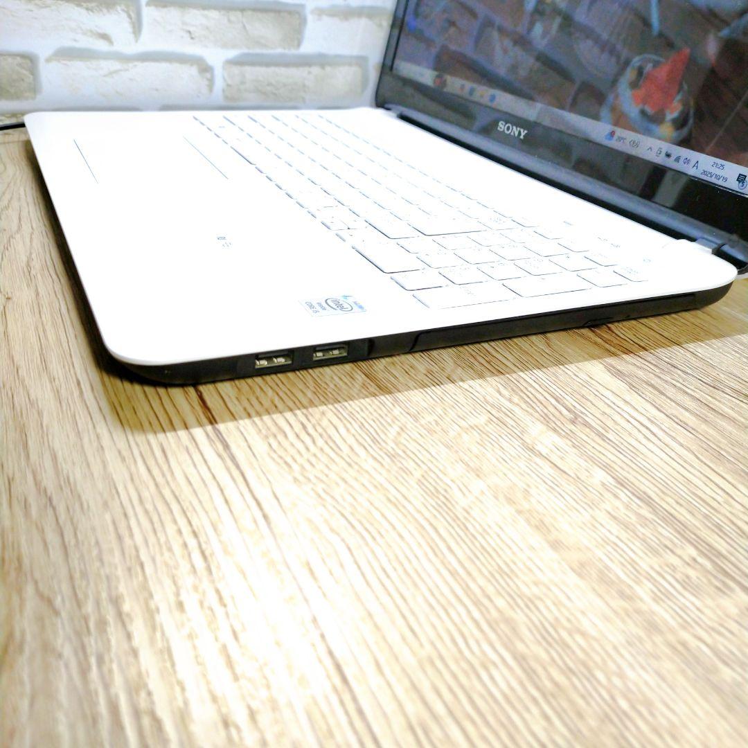 人気のVAIO❣️初期設定済みですぐ使える薄型ノートパソコン✨️大容量カメラ付き