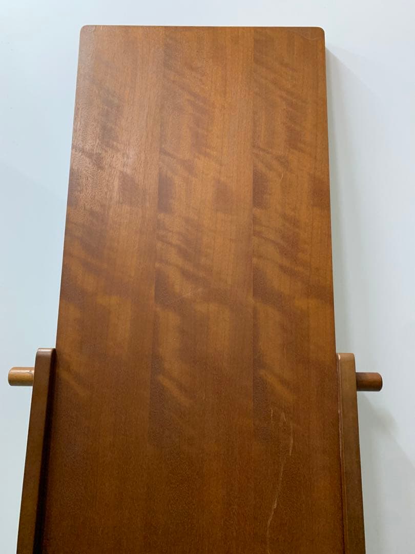 大塚家具工業の木製スタンドミラー ロゴマーク付き