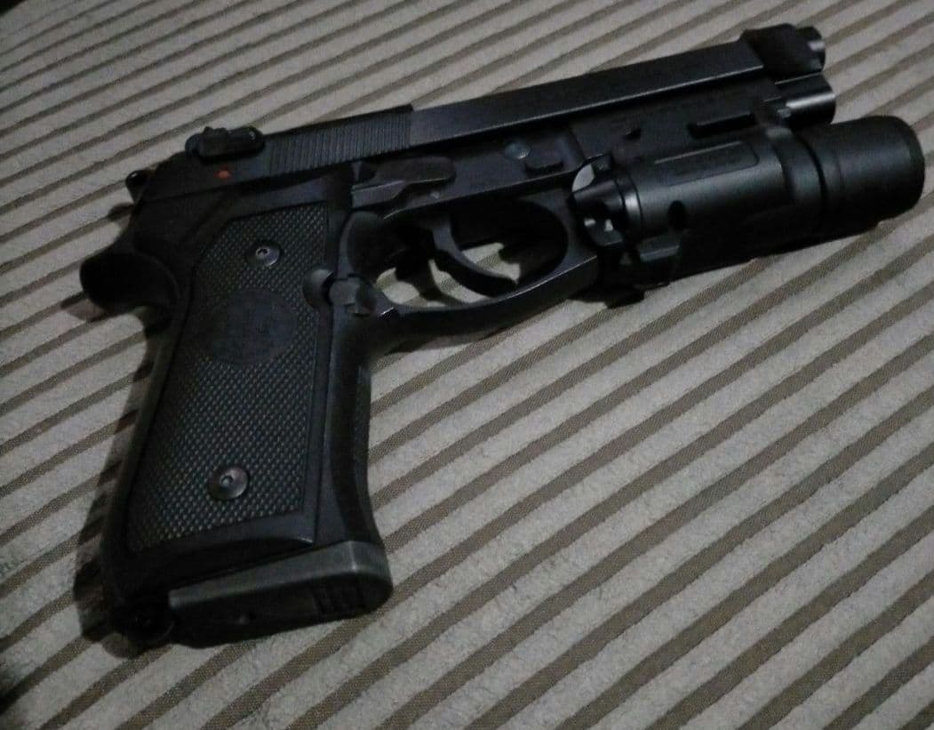 東京マルイM9A1 電動ハンドガン LEDフラッシュ付き