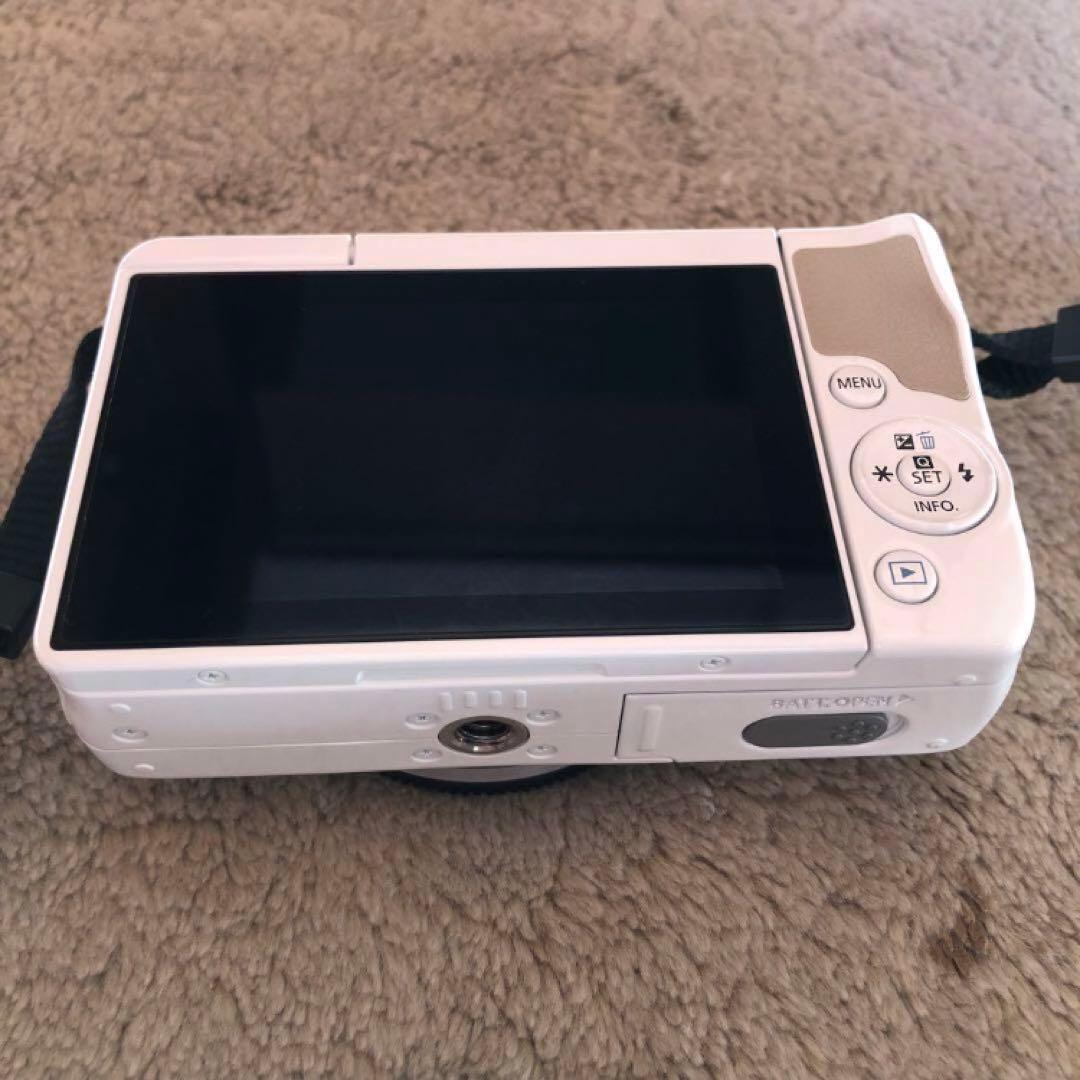 【値下げ】Canon EOS M10 ミラーレス一眼カメラ　ホワイト