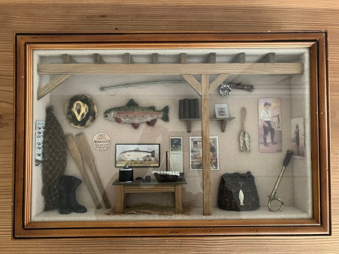 釣り道具とトラウトのアートボックス