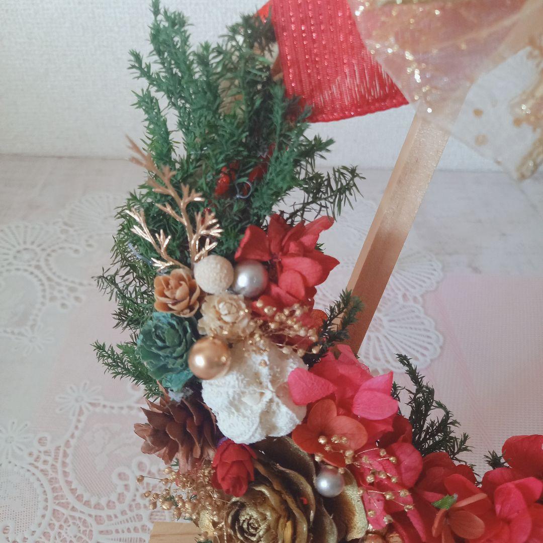 No145 ２種のバラと木の実とリンリンクリスマスリース❁*。2024