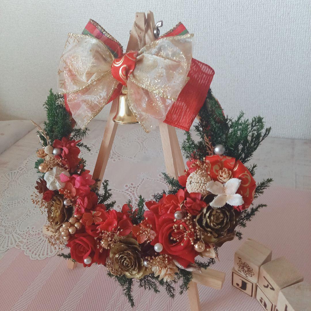 No145 ２種のバラと木の実とリンリンクリスマスリース❁*。2024