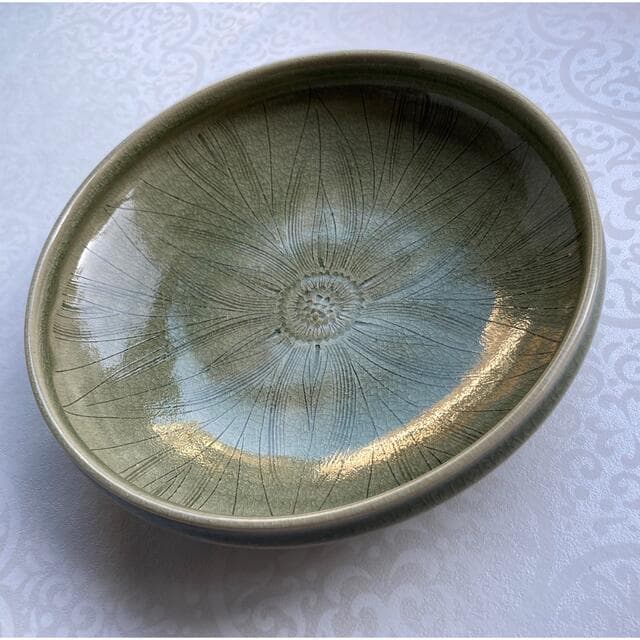 豊前吉右衛門窯　青瓷刻花文　中鉢　鉢　菓子鉢