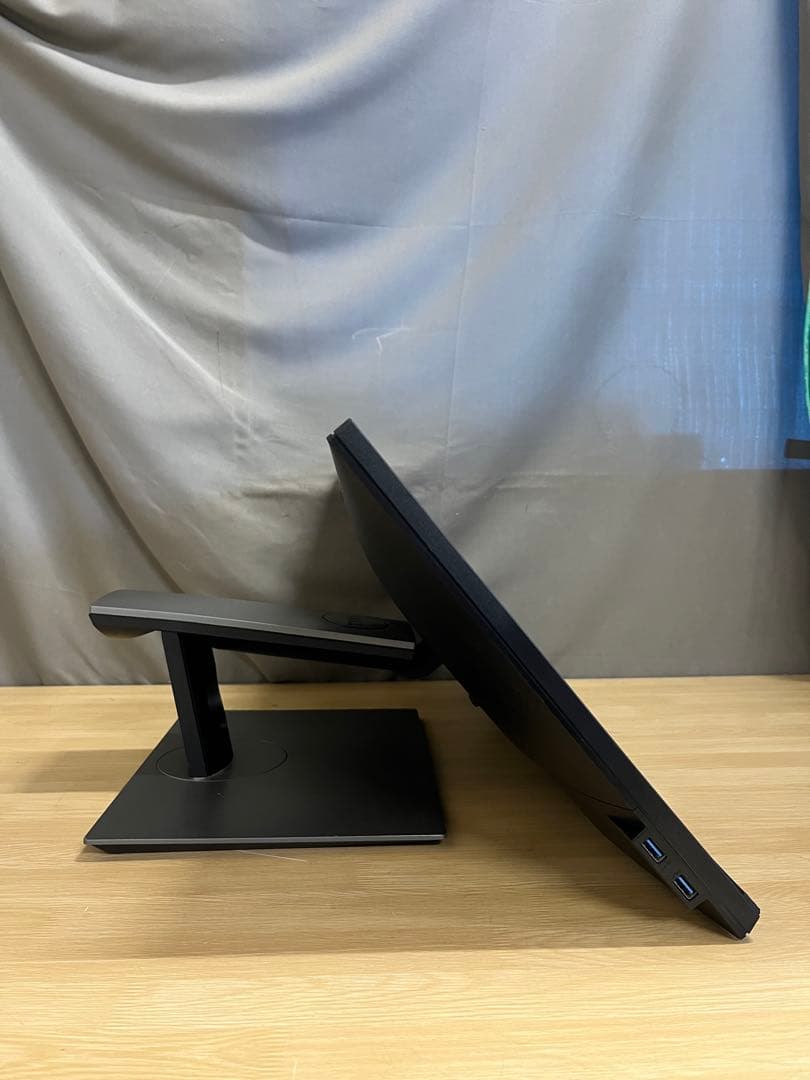 Dell P2418HT 24インチモニター マルチタッチパネル　モニター　2点