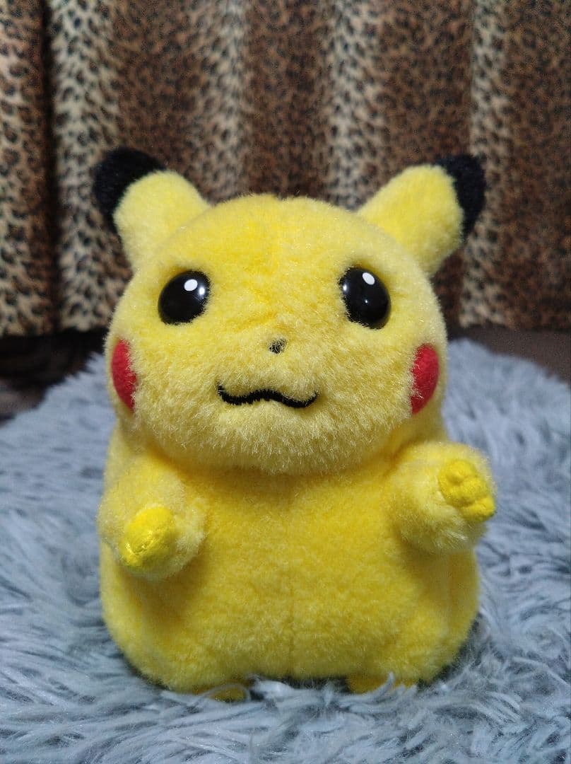 初代　ピカチュウ　ぬいぐるみ
