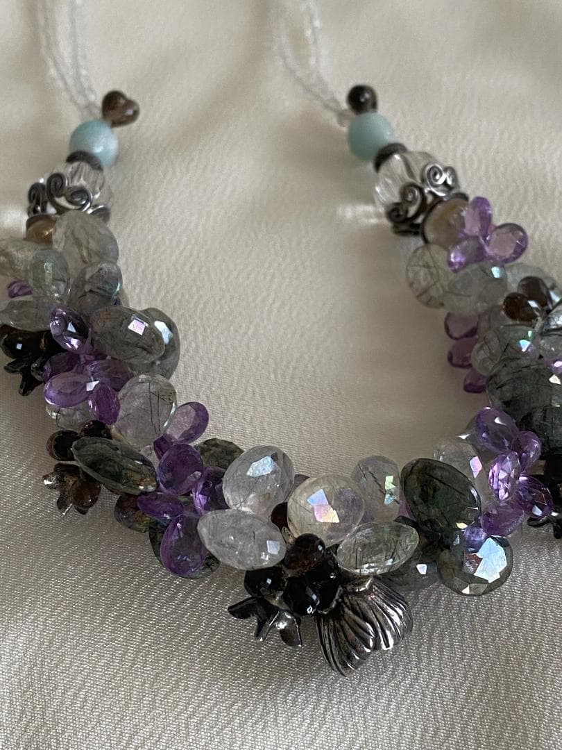 豪華＊天然石を沢山使ったハンドメイドネックレス シルバー花パーツ 約43cm