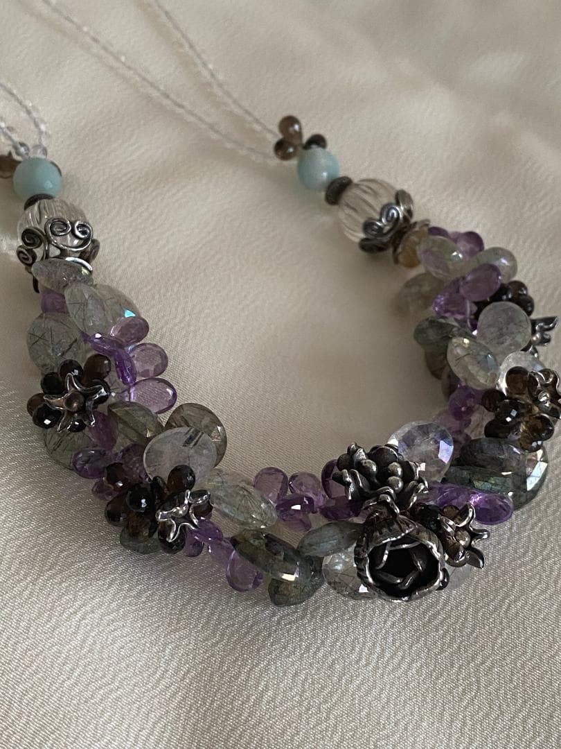 豪華＊天然石を沢山使ったハンドメイドネックレス シルバー花パーツ 約43cm
