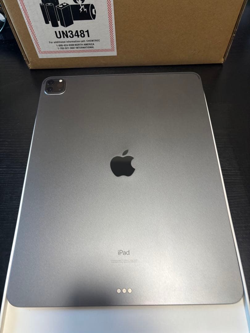 iPad Pro 12.9インチ スペースグレー第4世代256G wi-fモデル