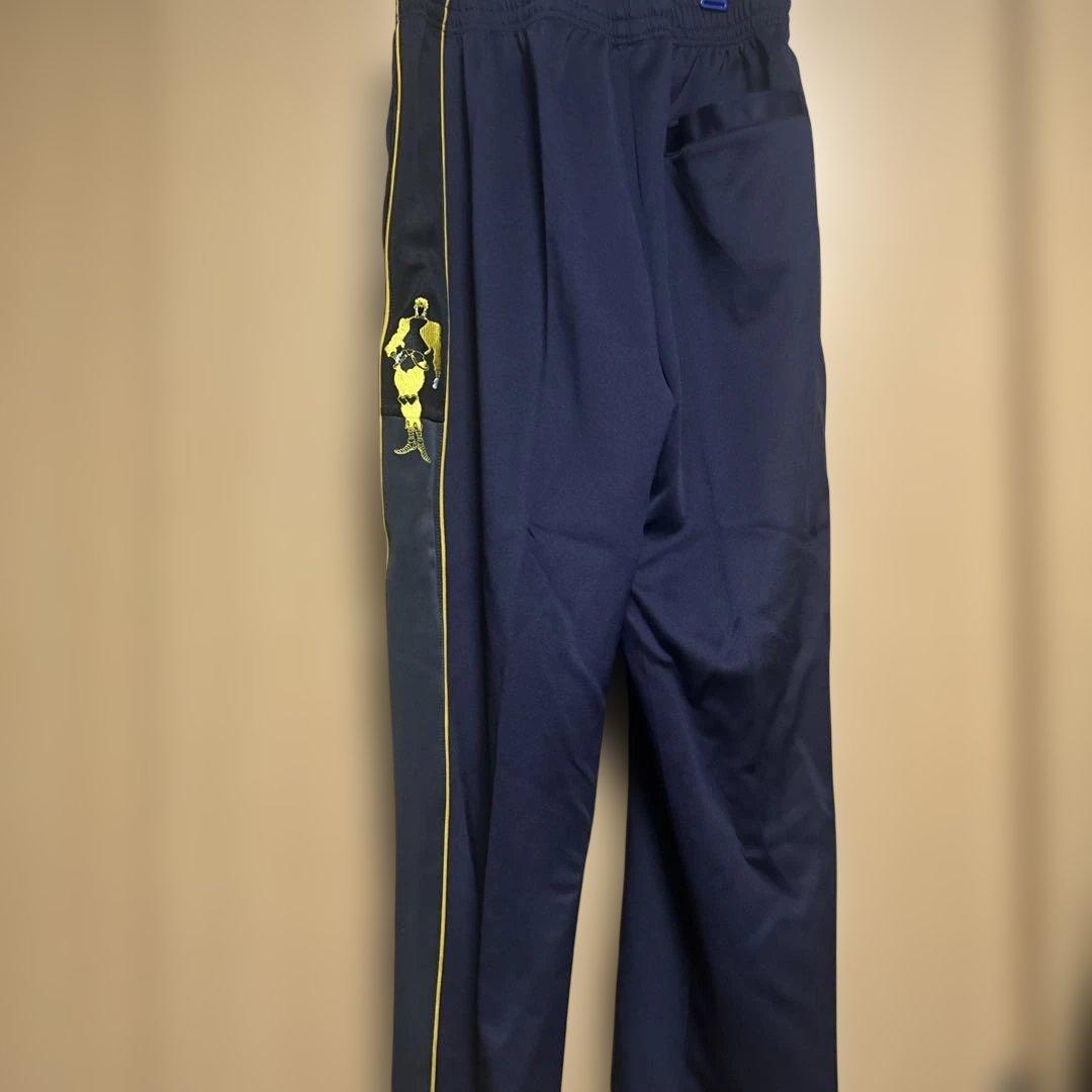 ジョジョの奇妙な冒険 グラニフ ズボン