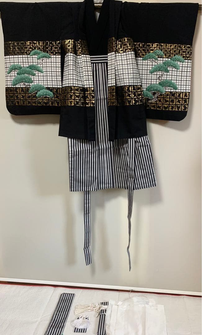 七五三　五才　男の子　晴れ着セット　黒地　勇壮　鷹の図　袴紐下前60後ろ63