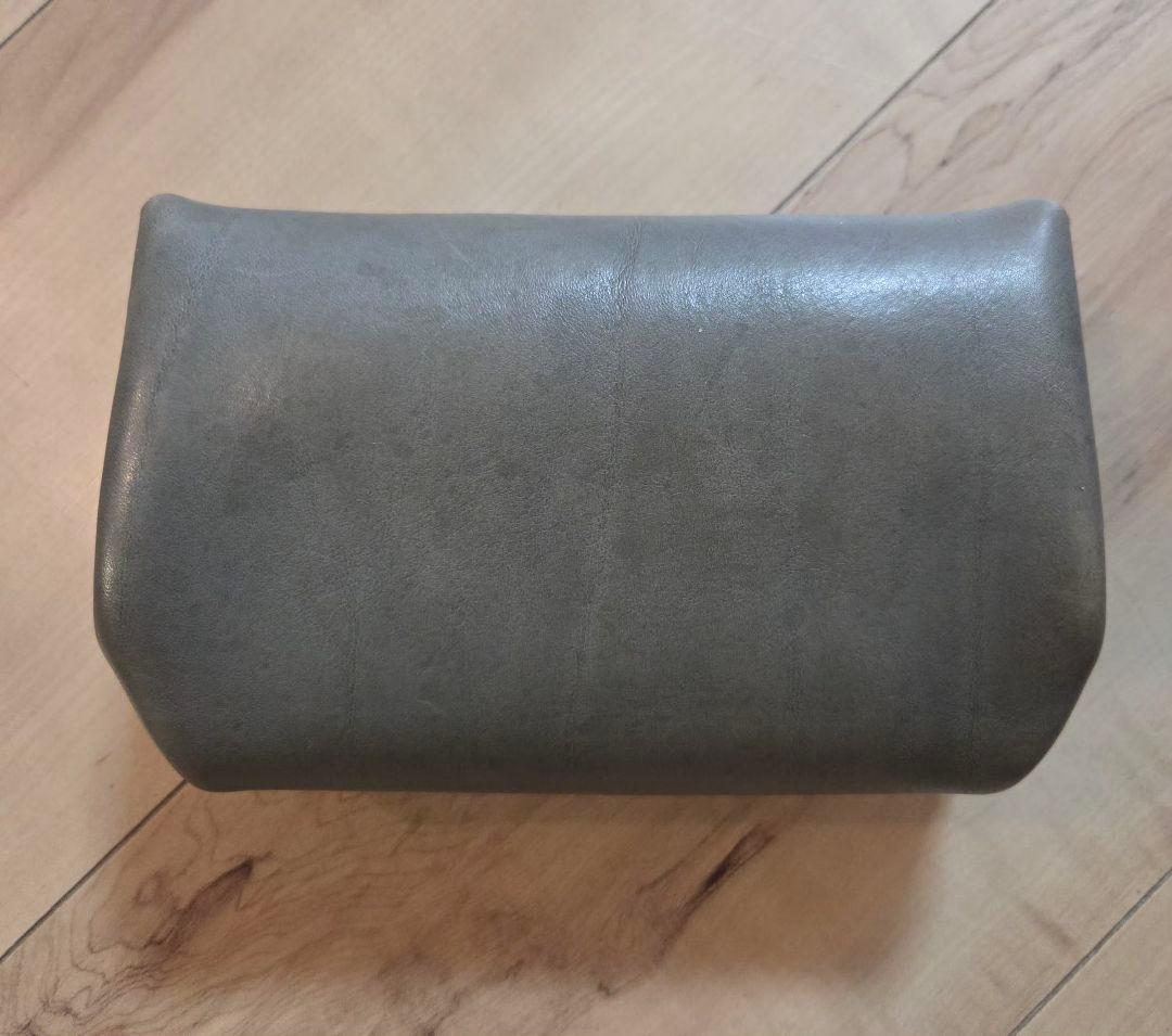 HERZの限定色アイビーグレイのふっくらフォルムの小銭入れL