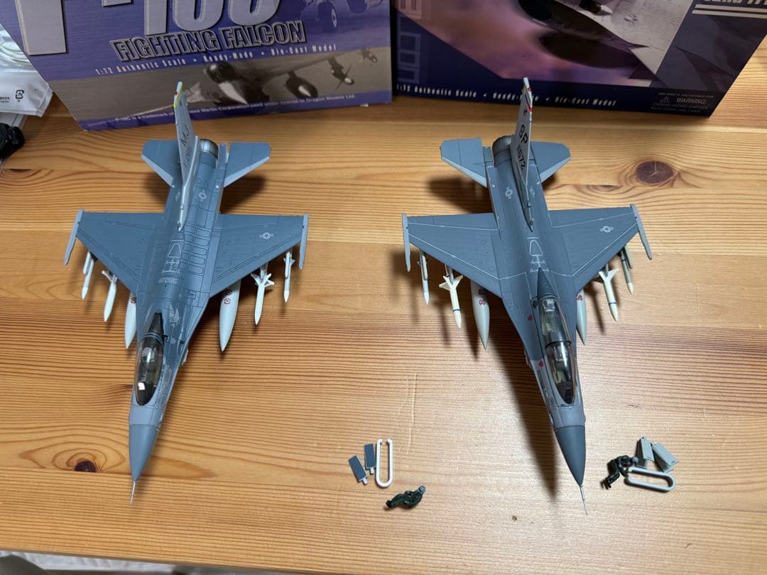 F-16C/F-16D 1/72 ダイキャスト製2機