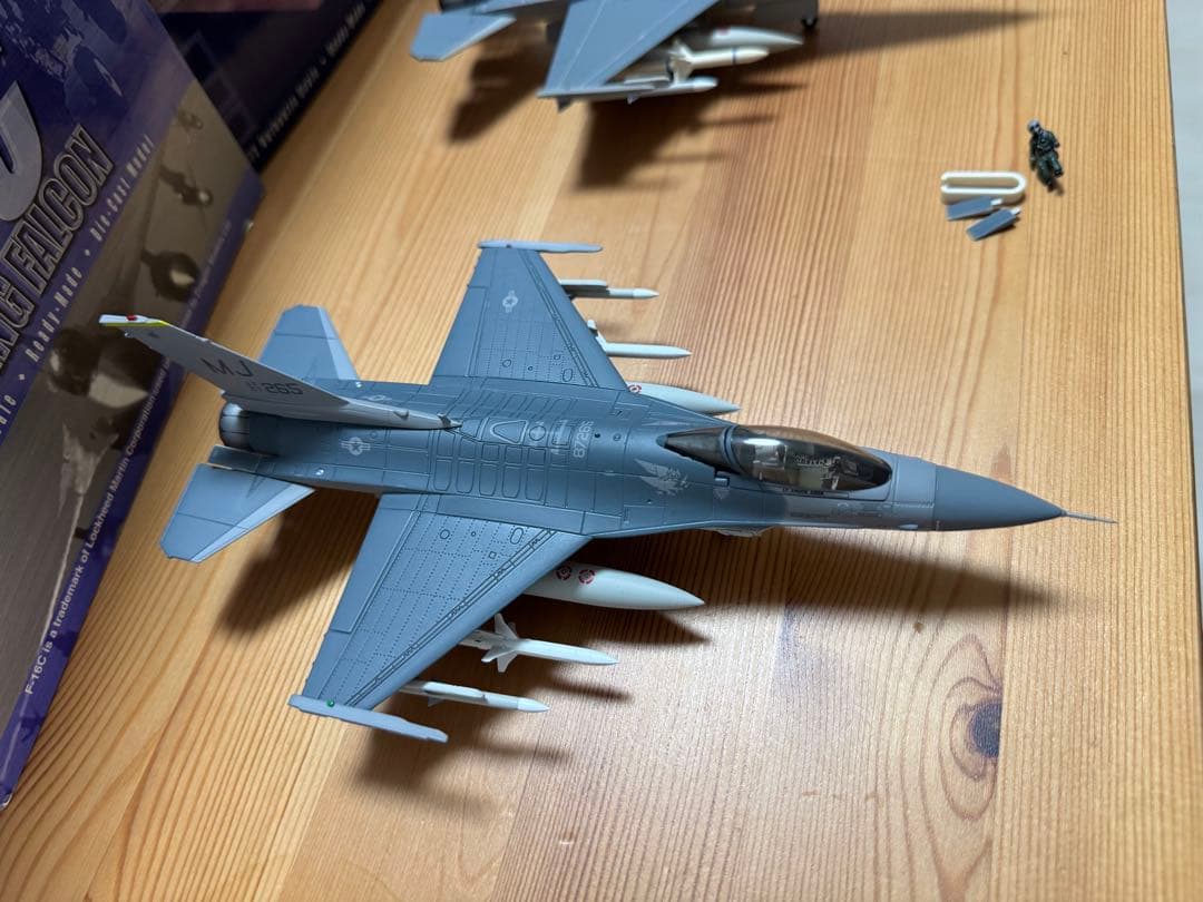 F-16C/F-16D 1/72 ダイキャスト製2機