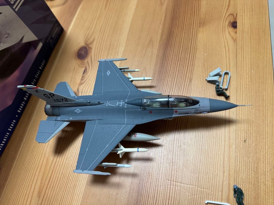 F-16C/F-16D 1/72 ダイキャスト製2機