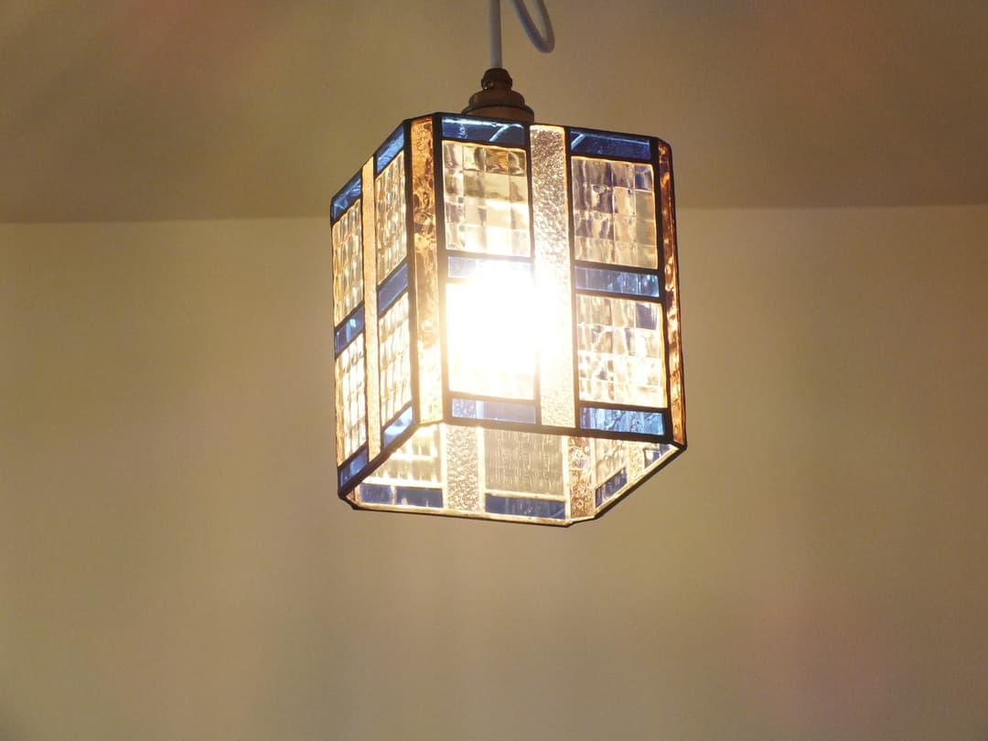 凹凸ガラスのペンダントライトⅡ　（クリア、ＬＥＤ電球付）