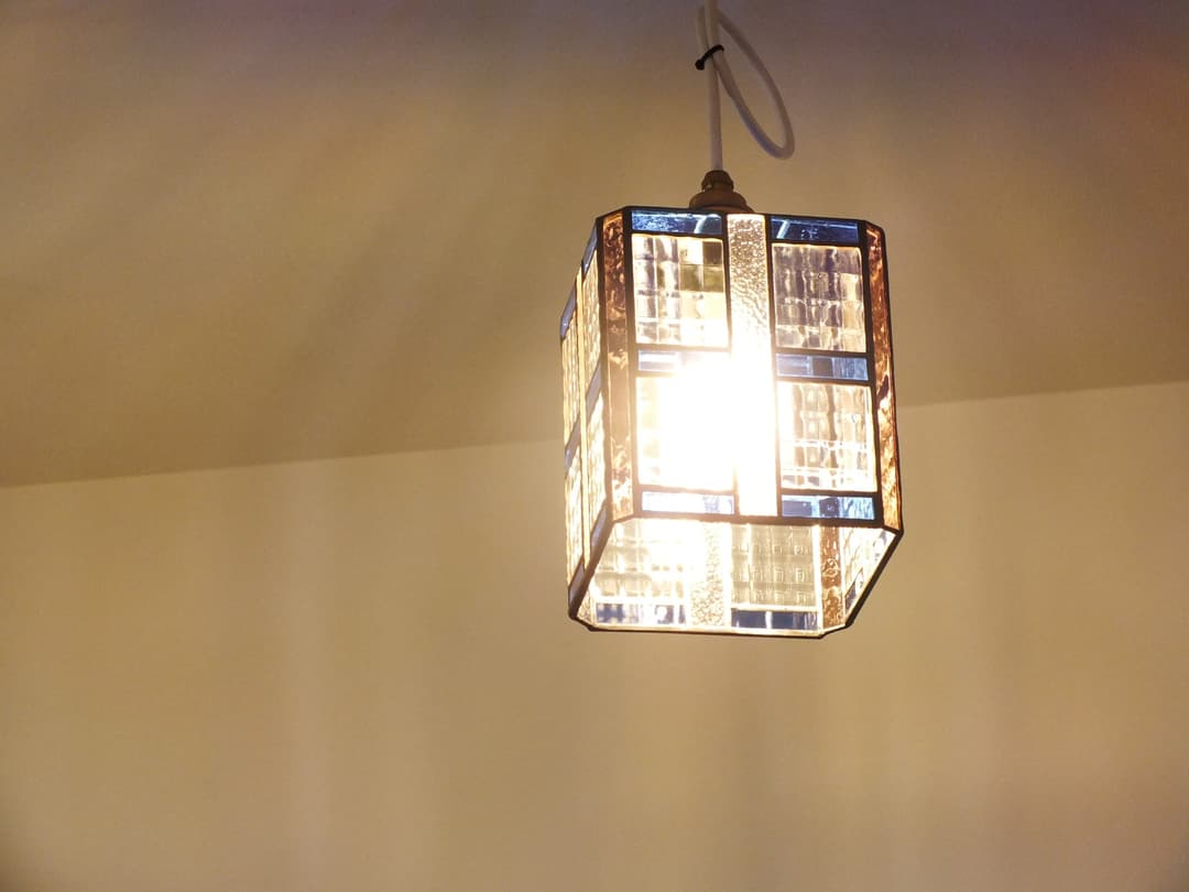 凹凸ガラスのペンダントライトⅡ　（クリア、ＬＥＤ電球付）