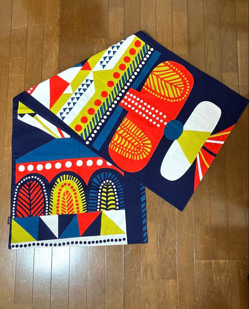 【新品】 マリメッコ　Toteemi/トーテミ両面テーブルクロス　廃盤レア