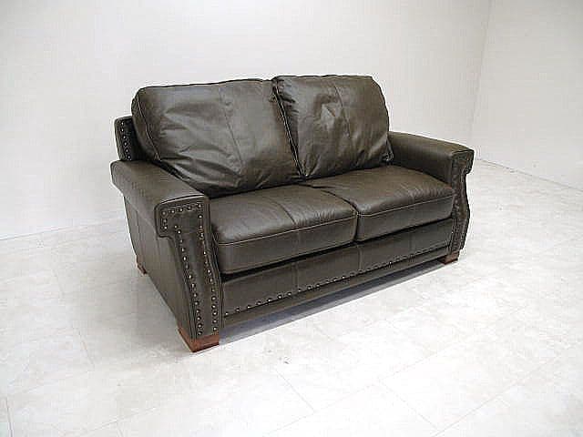 未使用品 イタリア　ドルチェヴィータ 本革2人掛け 　レザーソファ 総革ソファ