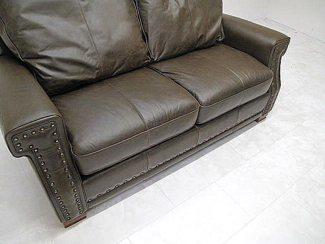 未使用品 イタリア　ドルチェヴィータ 本革2人掛け 　レザーソファ 総革ソファ