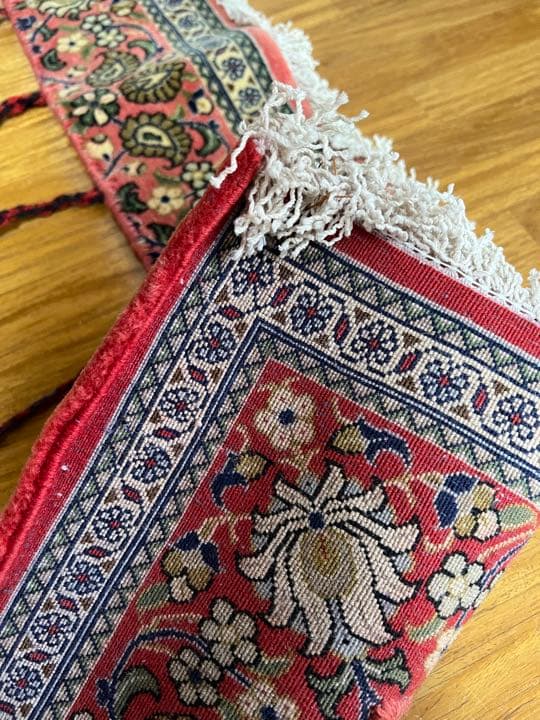 イラン　絨毯を使った暖簾