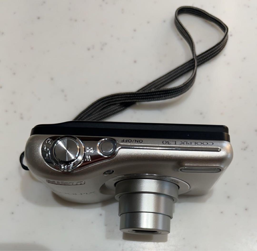 Nikon COOLPIX L30 本体 ケース付き