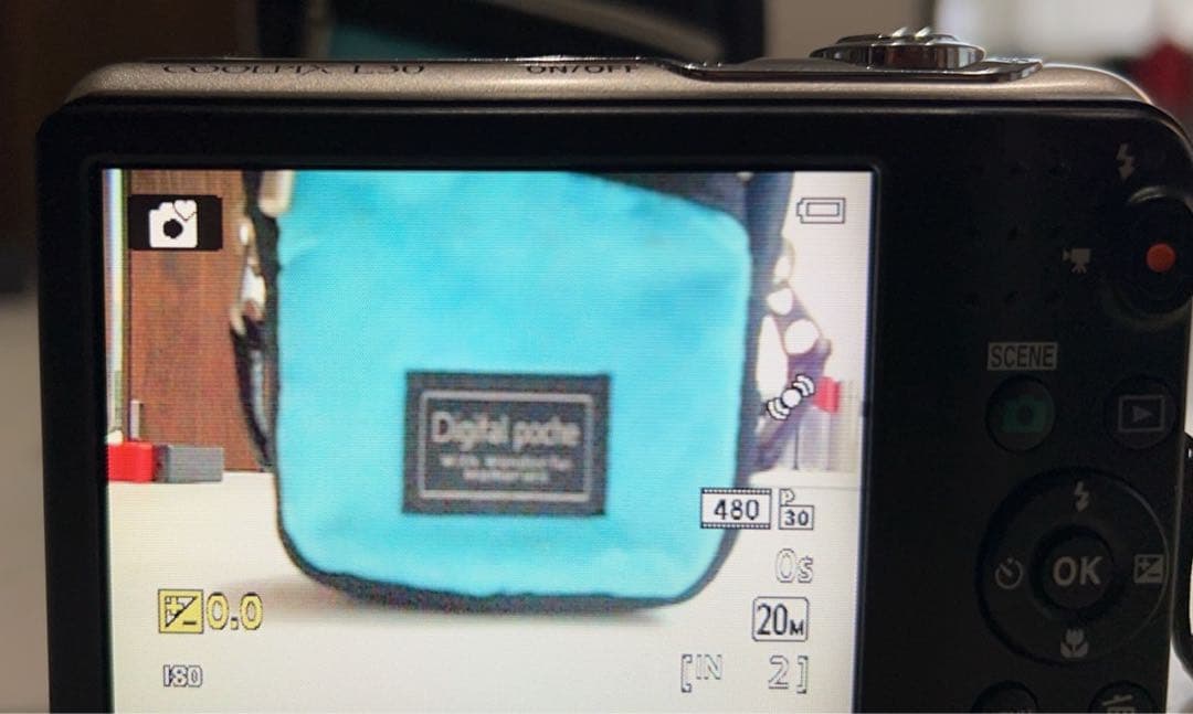 Nikon COOLPIX L30 本体 ケース付き