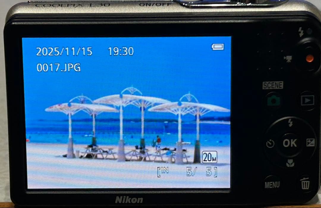 Nikon COOLPIX L30 本体 ケース付き