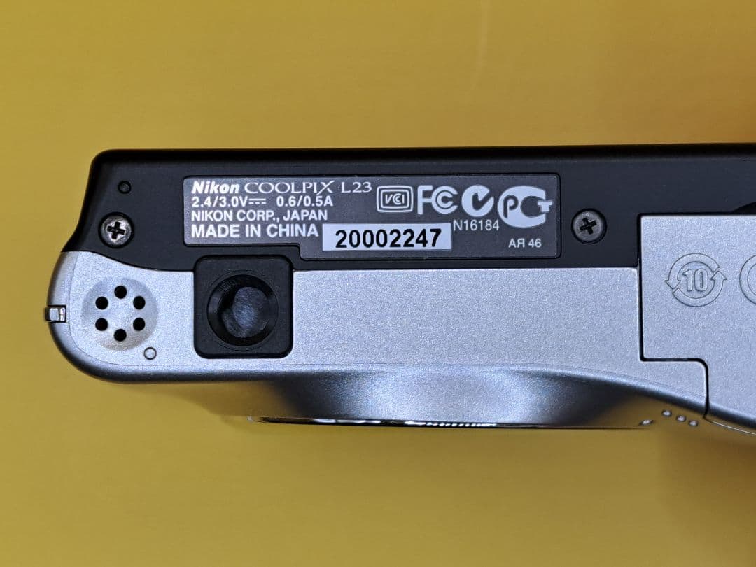 【美品】Nikon COOLPIX L23 単三電池駆動 デジカメ シルバー