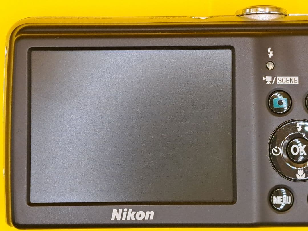 【美品】Nikon COOLPIX L23 単三電池駆動 デジカメ シルバー