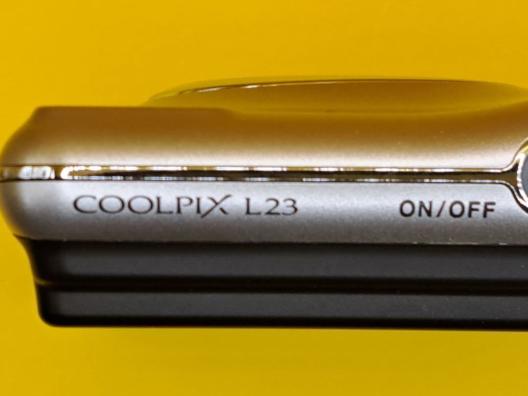 【美品】Nikon COOLPIX L23 単三電池駆動 デジカメ シルバー