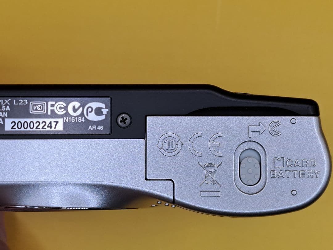 【美品】Nikon COOLPIX L23 単三電池駆動 デジカメ シルバー